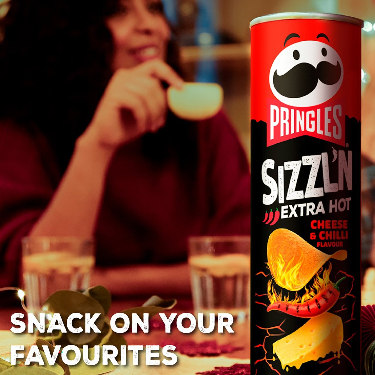 Pringles Sizzl'N Extra Hot Cheese & Chilli Flavour Sharing Crisps 180g